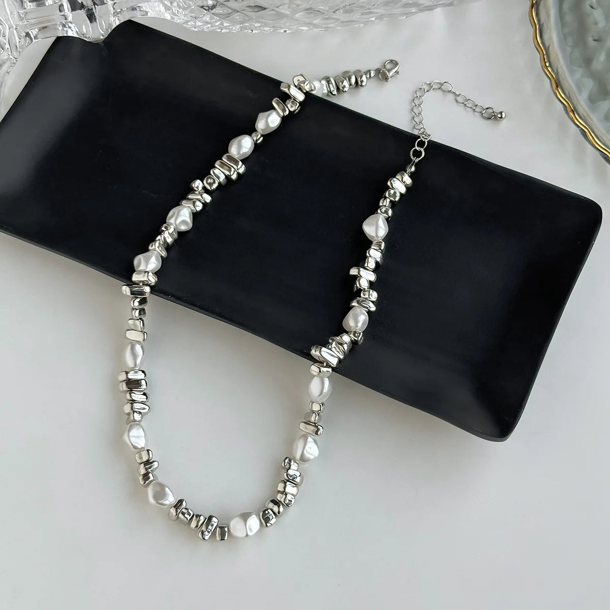 Retro Imitation Pearl Woven Collarbone Necklace