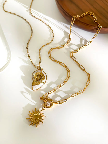 Sunflower Conch Pendant Necklace