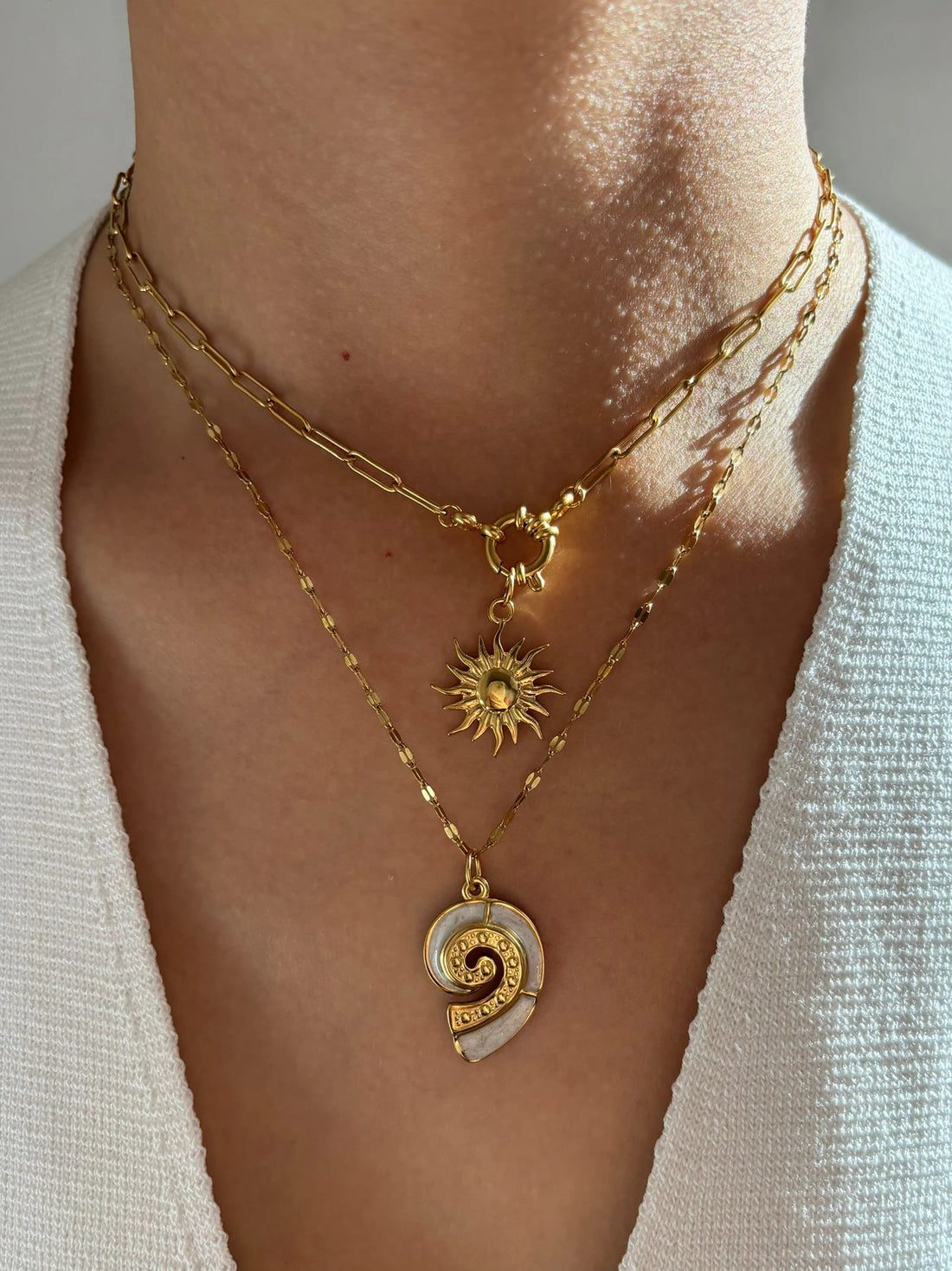 Sunflower Conch Pendant Necklace