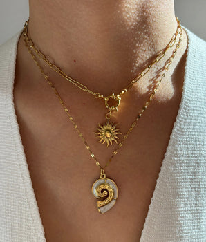 Sunflower Conch Pendant Necklace