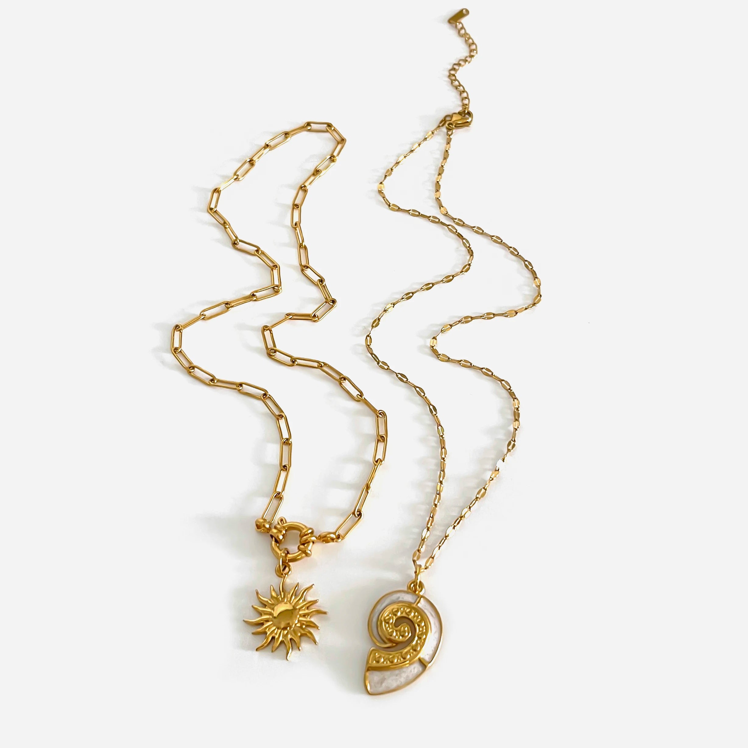 Sunflower Conch Pendant Necklace